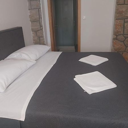 Apartmani I Sobe Grga Starigrad Exterior photo