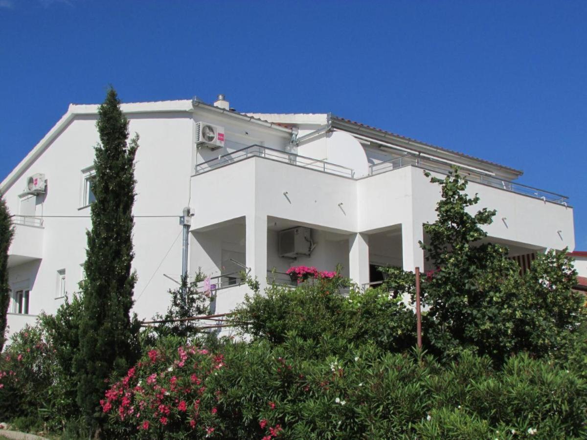 Apartmani I Sobe Grga Starigrad Exterior photo