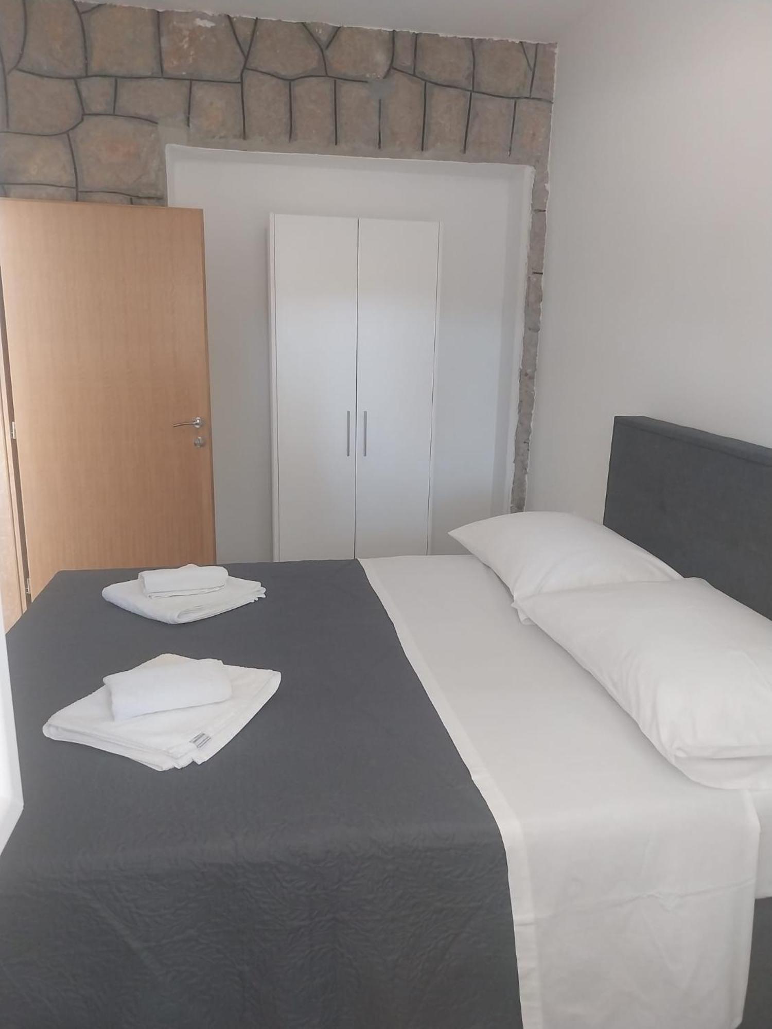 Apartmani I Sobe Grga Starigrad Exterior photo