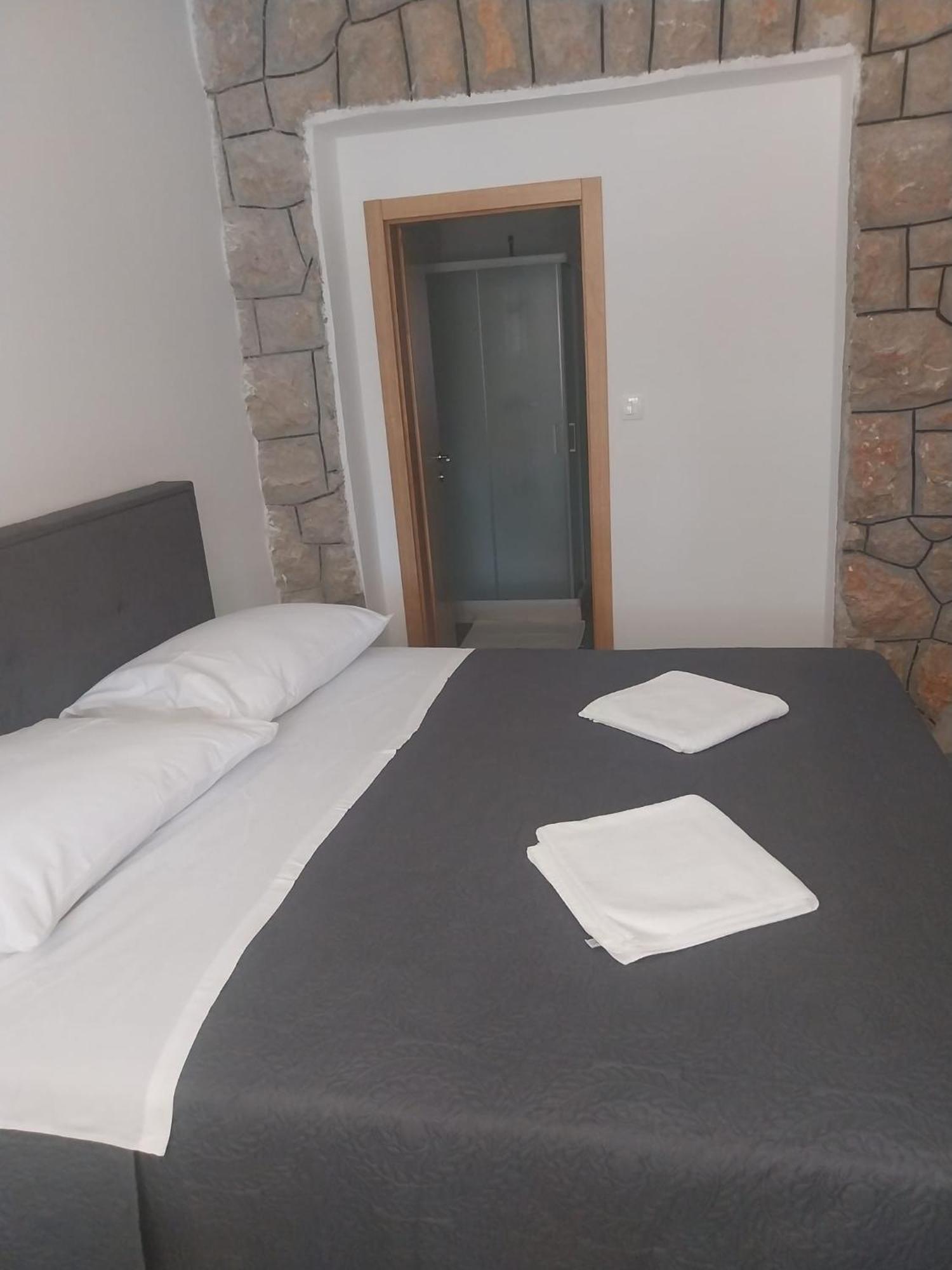 Apartmani I Sobe Grga Starigrad Exterior photo