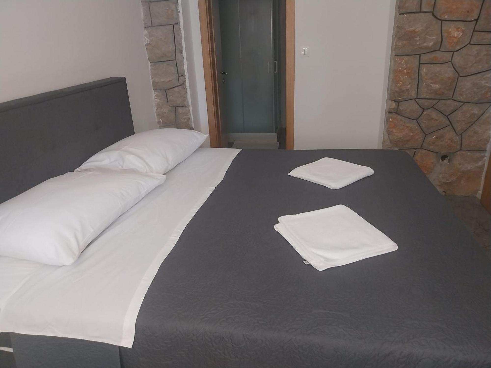 Apartmani I Sobe Grga Starigrad Exterior photo