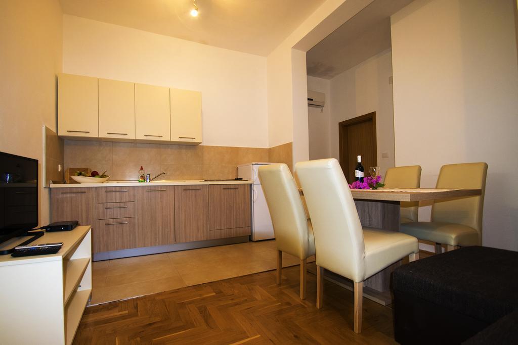 Apartmani I Sobe Grga Starigrad Exterior photo