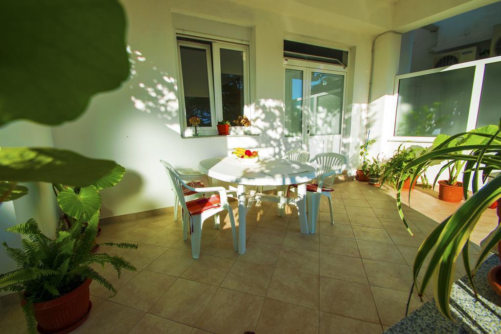Apartmani I Sobe Grga Starigrad Exterior photo
