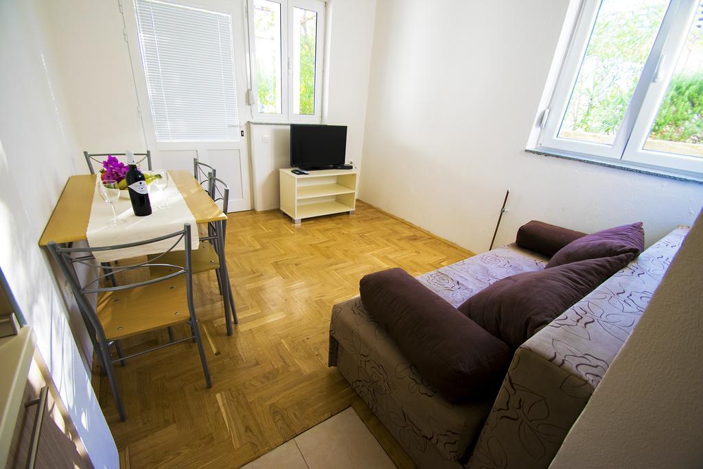 Apartmani I Sobe Grga Starigrad Exterior photo